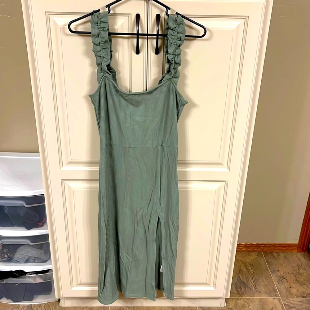 BRAND NEW Pink Lily dress